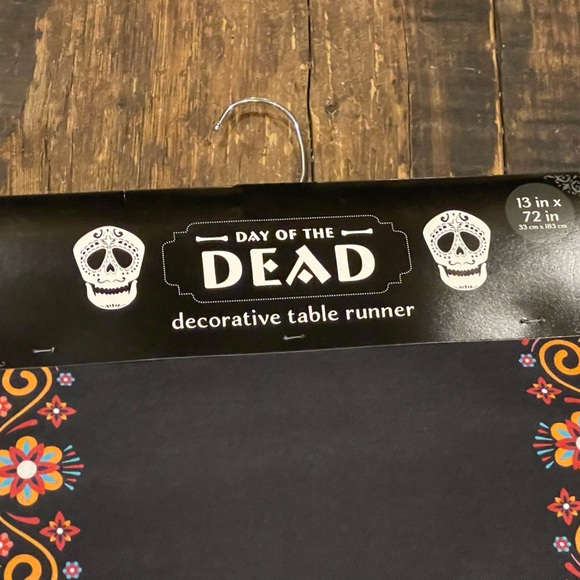 DIA DE LOS MUERTOS Day Of The Dead Sugar Skull Floral Decorative Table Runner - Picture 5 of 8
